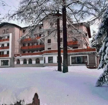 Hotel Des Geneys 4*