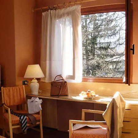 Hotel Des Geneys 4*